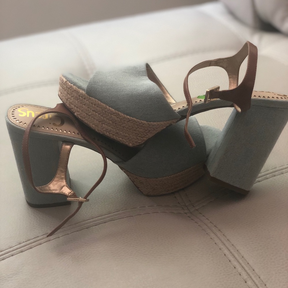 Platform sandals